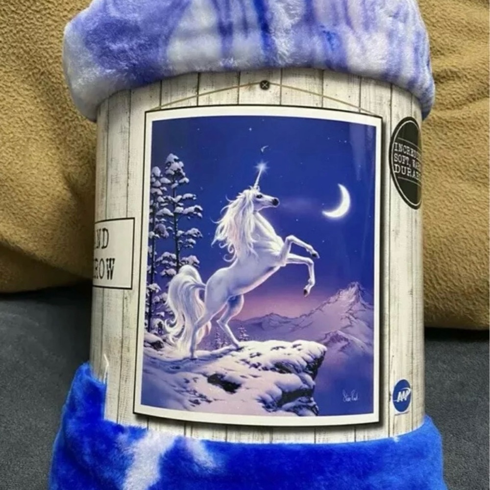 White Unicorn Heartland Plush Throw.